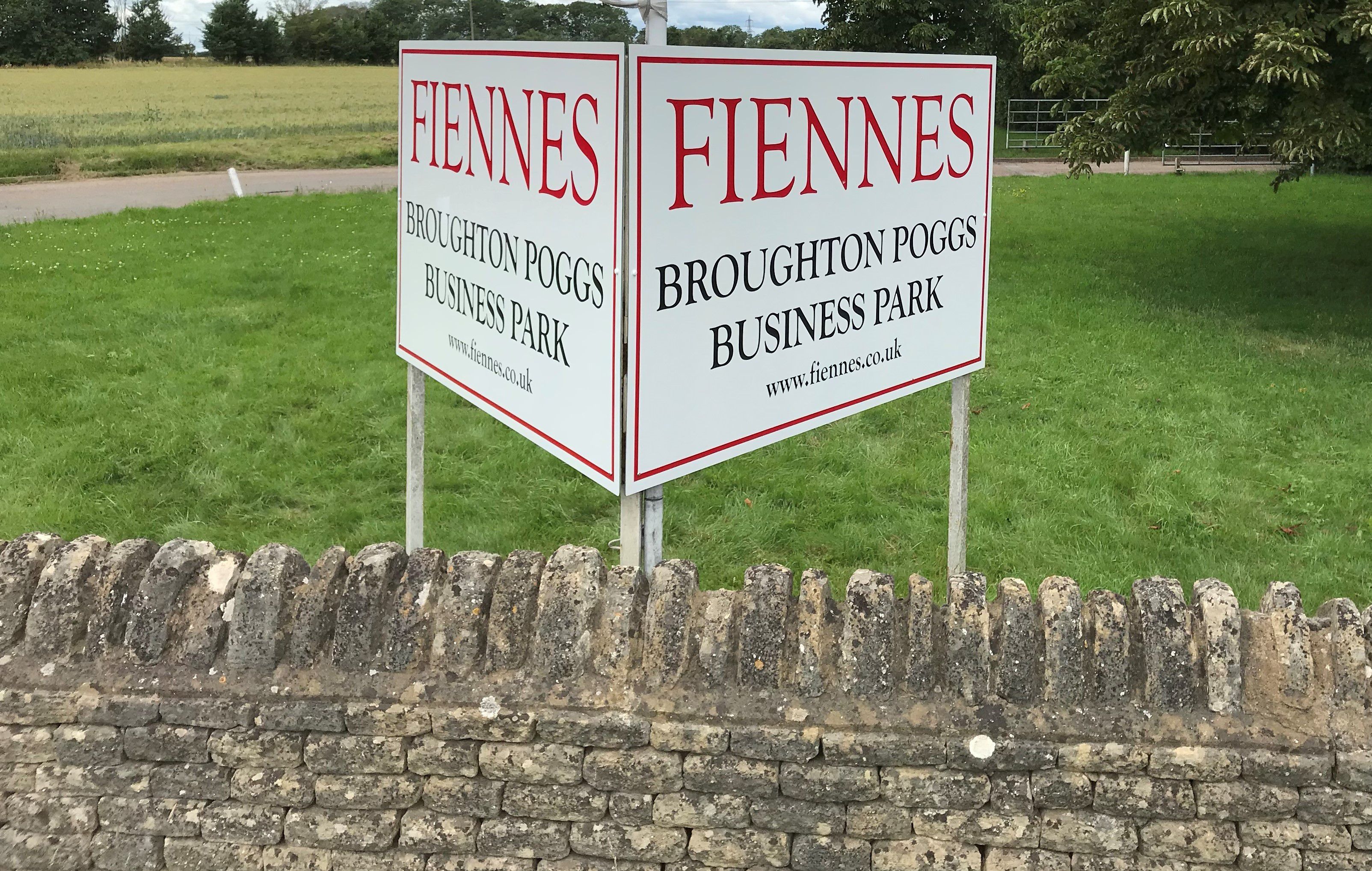 Fiennes Road Sign